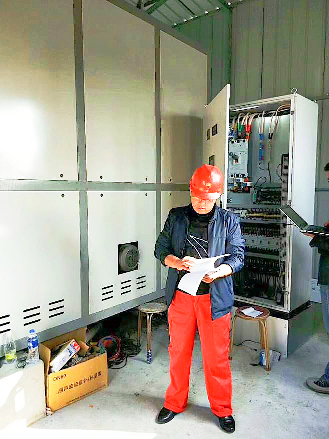 盤(pán)錦遼河油田曙光采油廠油井加熱用固體電蓄熱熱水機(jī)組(圖1)